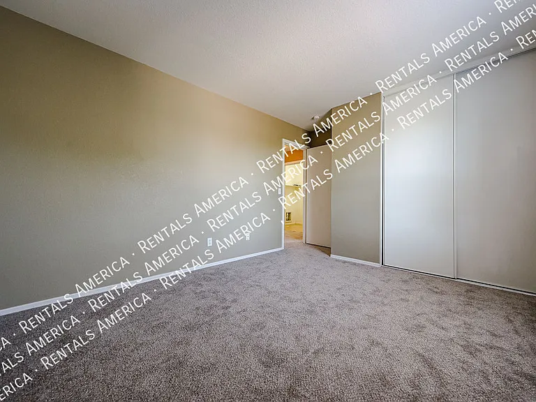 1356 E Clifton Ave — Photo 24