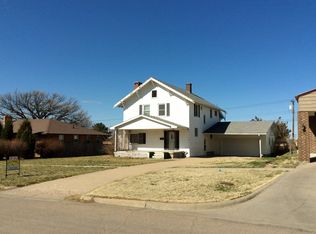 661 1st St, Phillipsburg, KS 67661