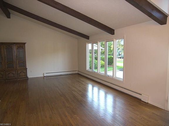 5th image of 33085 Rockford Dr