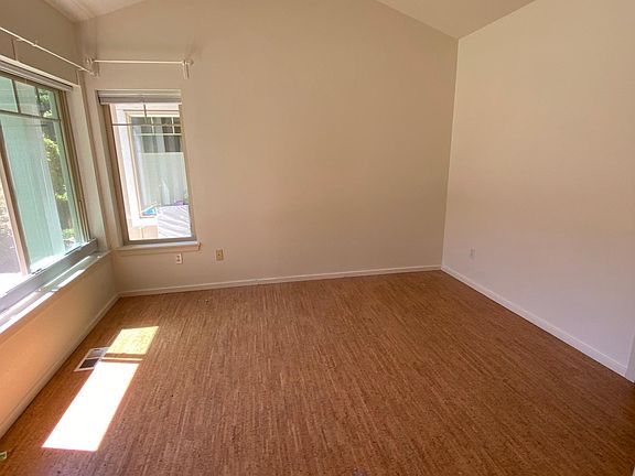 5th image of 9225 158th Pl NE