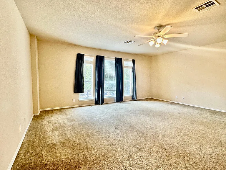 786 San Mateo — Photo 40