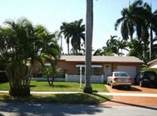 910 N 13th Ter, Hollywood, FL 33019