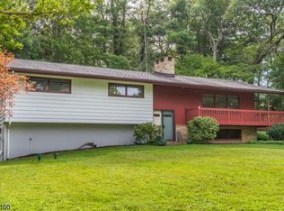 26 Charcoal Rd, Newfoundland, NJ 07435