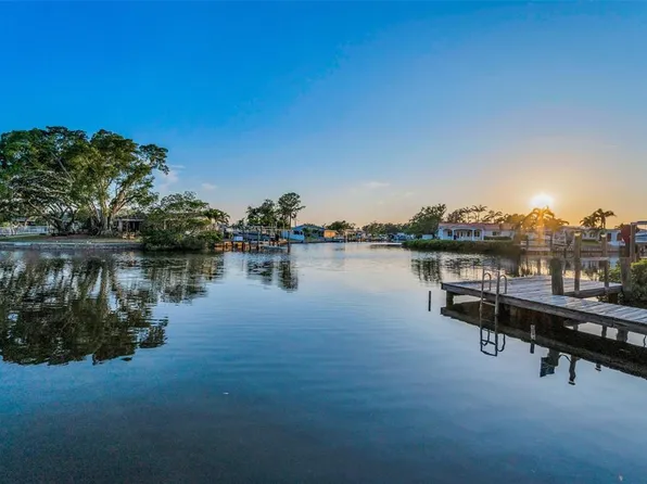 4772 Dover St NE, Saint Petersburg, FL 33703