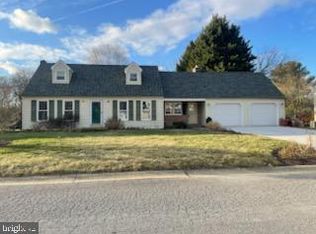 8 Carolyn Ct, Hockessin, DE 19707