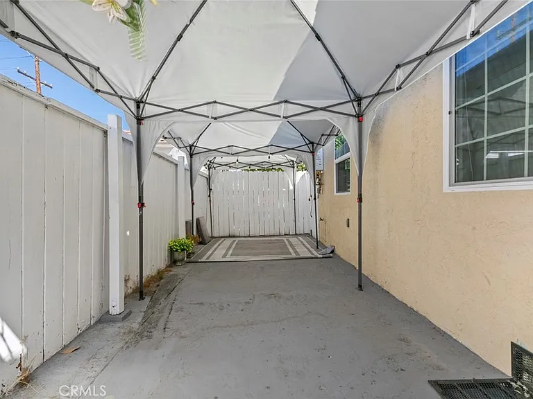 545 Ivy — Photo 24