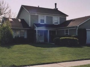 1000 Warwick Cir N, Hoffman Estates, IL 60169