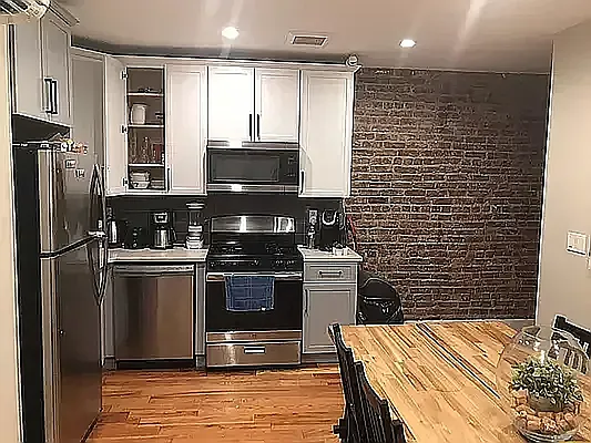 Rented by Brickview NYC Realty NYV LLC | media 2