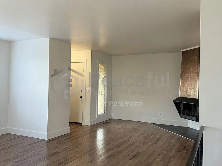 2025 S Broadmoor St — Photo 5