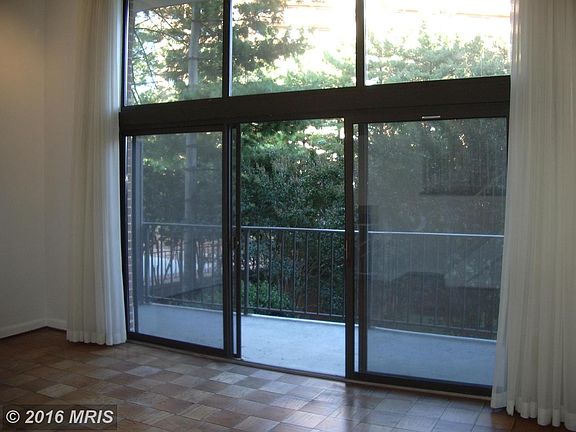 3rd image of 3101 New Mexico Ave NW APT 210