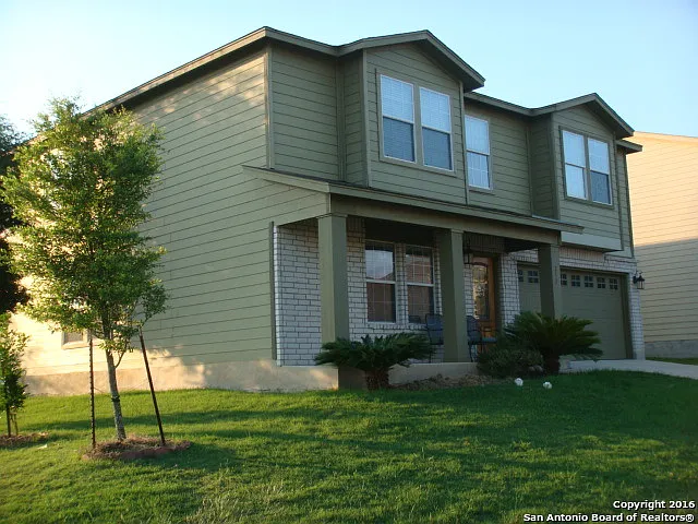 4 bed, 2.5 bath, 3518 sqft, $2,100 — Photo 2