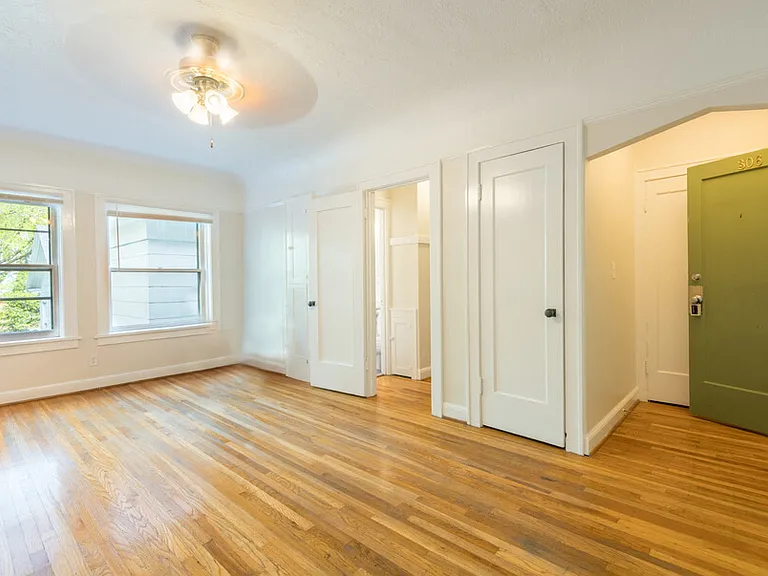Palladian Apartments — Photo 10