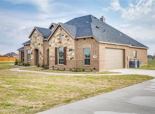 101 Waters Edge Ct, Waxahachie, TX 75165