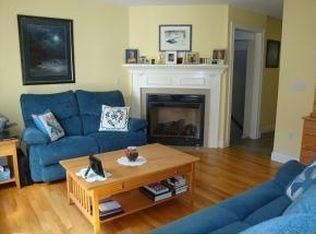 302 River Grant Dr, Hopkinton, NH 03229