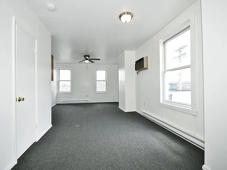 105 Ella St — Photo 10