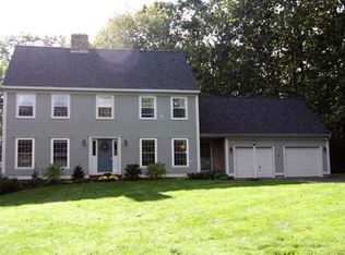 12 Stonecrest Dr, Falmouth, ME 04105