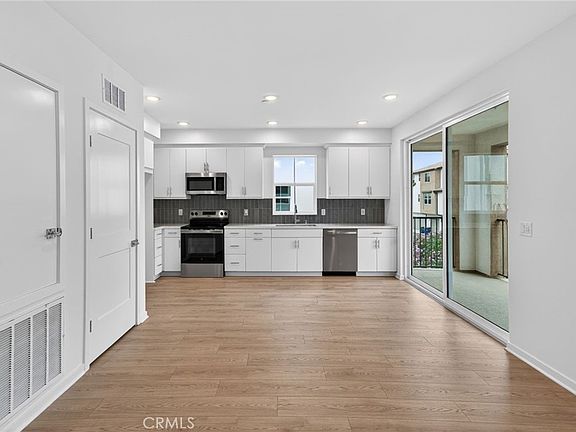 3rd image of 457 Paradiso Pl