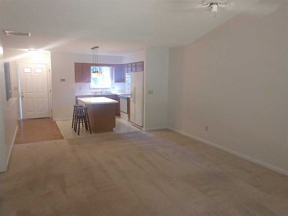 4th image of 7510 N Villa Wood Ln