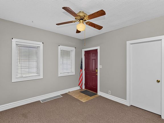 5th image of 618 Loomis Ave
