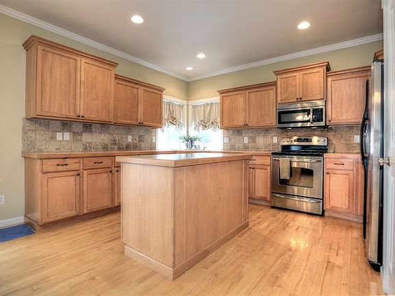 4th image of 24400 E Thorton Ave