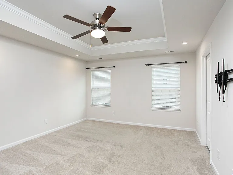 410 Cross Country Way — Photo 16