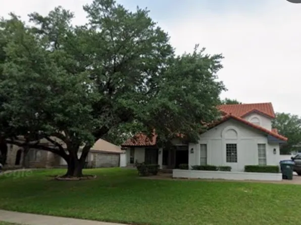 1320 E Country Dr, Laredo, TX 78045