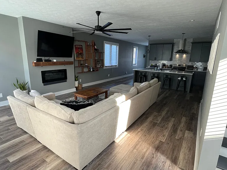 2036 N College Ave — Photo 5