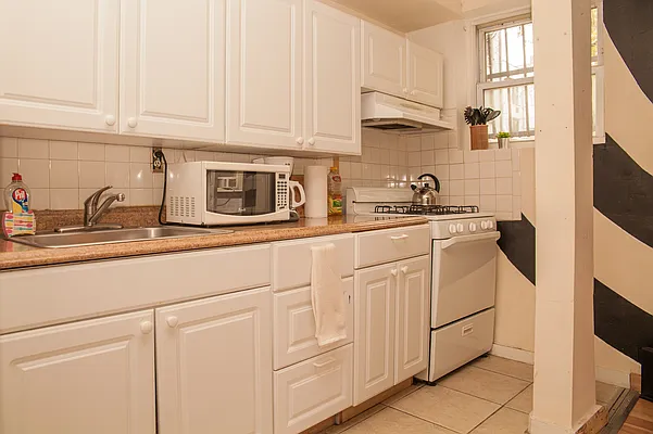 Rented by Furnished Habitat | media 29