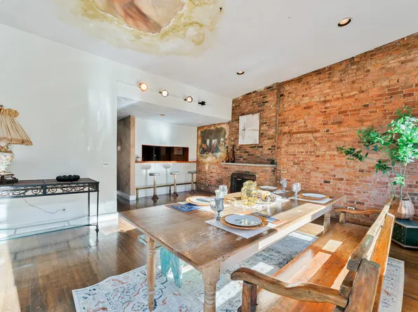 463 West 47th Street image 7 of 27