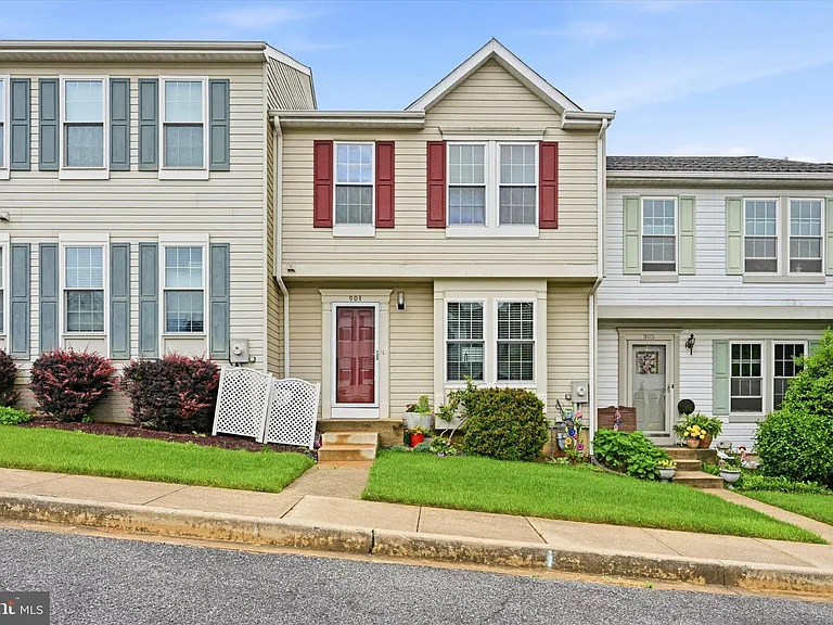 903 Glen Falls Ct — Photo 1