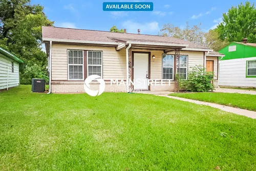 719 W Park St Photo 1