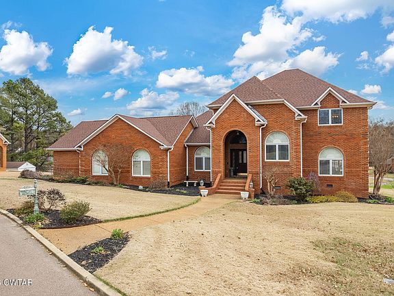 2nd image of 103 April Cv