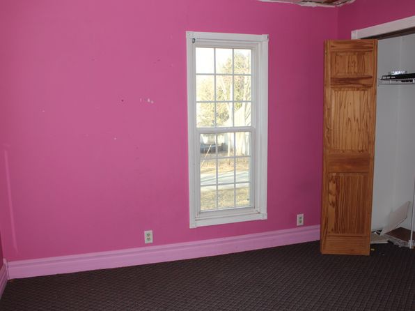 518 N Jackson St, Clinton, IL 61727