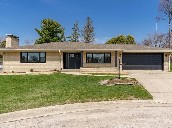 3618 Belvoir Dr, Rockford, IL 61107