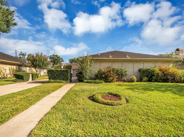 9106 Willow Meadow Dr, Houston, TX 77031