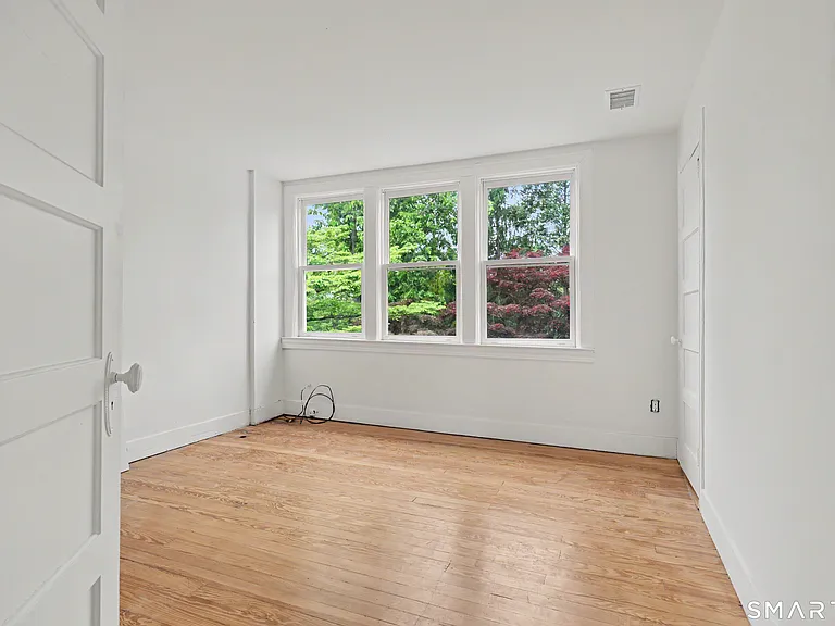 15 Shorelands Pl — Photo 14