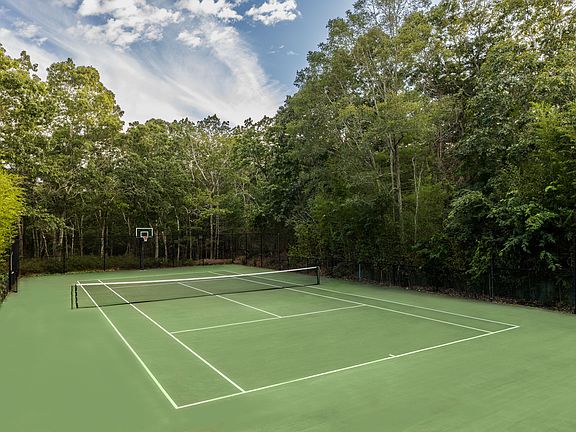 3rd image of 516 Little Noyac Path