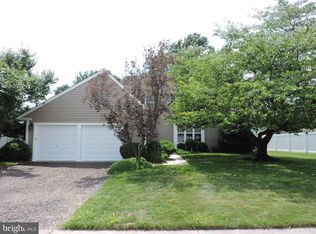 41 White Pine Dr, Sewell, NJ 08080