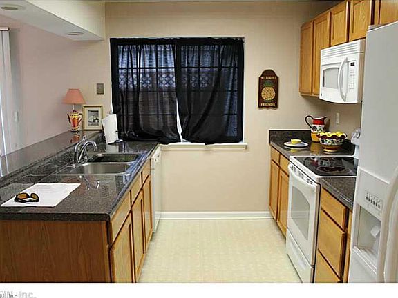 4th image of 5208 Daphne Ct