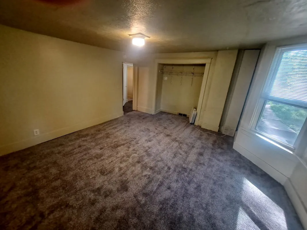 Studio, 1.0 bath, 500 sqft, $595 — Photo 4