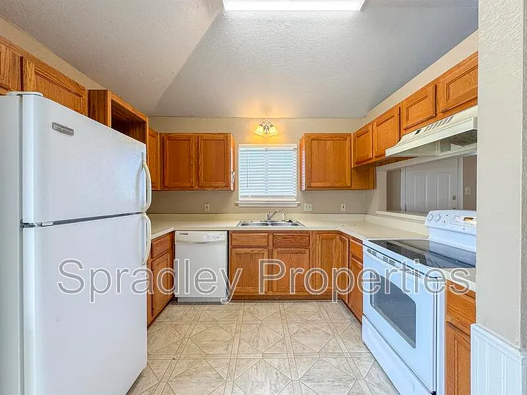 4612 Stone Pointe Dr — Photo 7