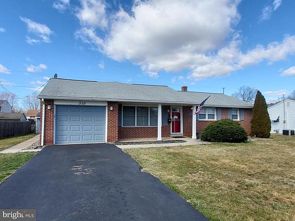 2nd image of 310 Laurelwood Dr