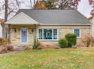 585 Parkside Dr, Bay Village, OH 44140