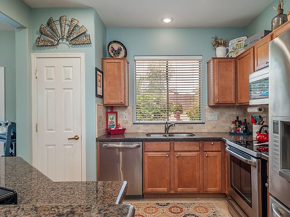 5th image of 18496 N Summerbreeze Way