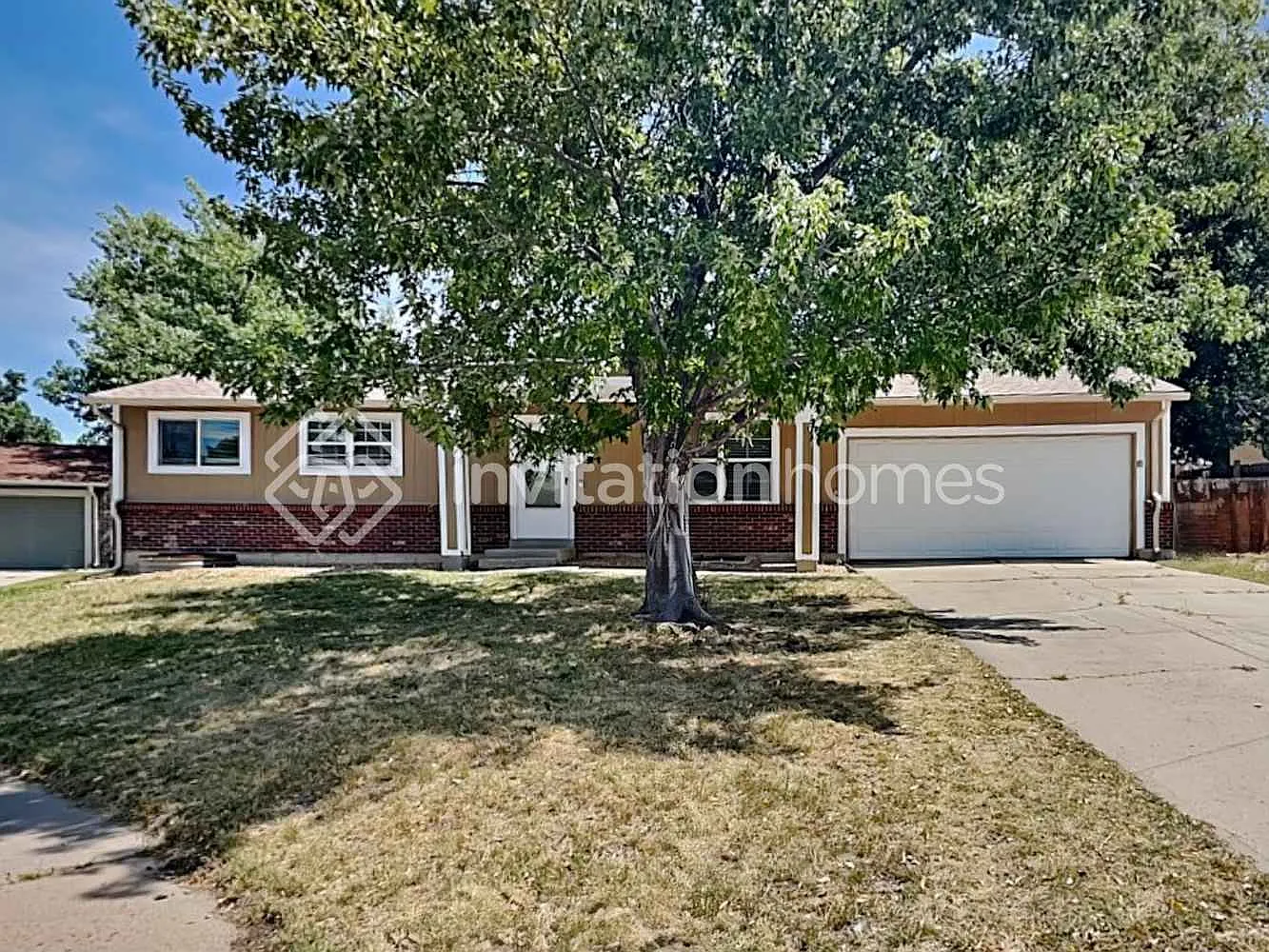 4325 S Eagle Cir Aurora, CO 80015 — Photo 1