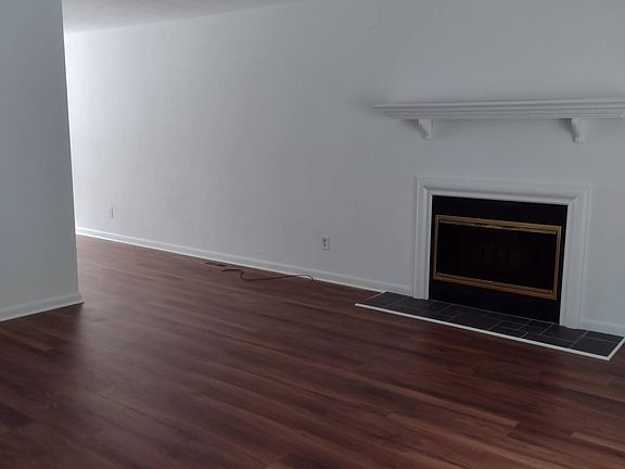 4th image of 3541 Londonderry Ln