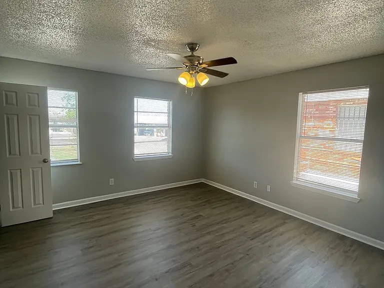 9526 Contessa Dr — Photo 9