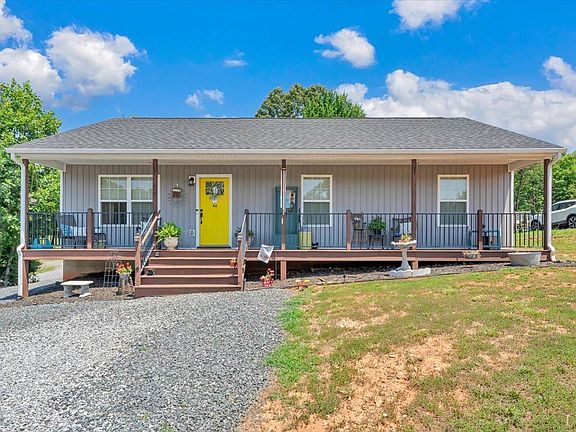 3rd image of 77 Valleyview Dr