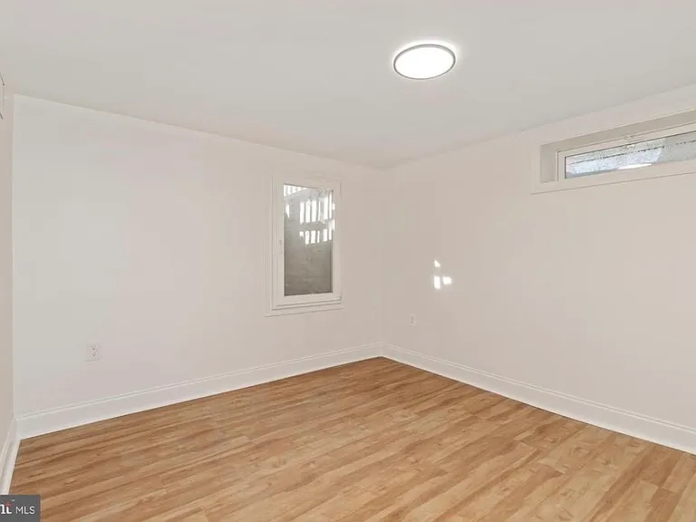 602 S Hammonds Ferry Rd — Photo 25