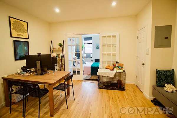 Rented by Compass | media 31